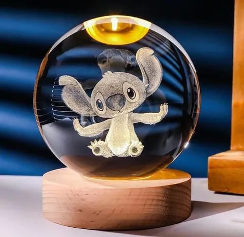 Bola de Cristal 3D de Stitch – Luz LED Ambiental, Adorno Decorativo para Dormitorio, Escritorio o Fiesta, Regalo Original para Fans de Lilo & Stitch y Coleccionistas
